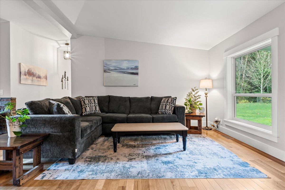 Guest Bathroom Photo of 6800 Hinkley Road, Chilliwack, BC