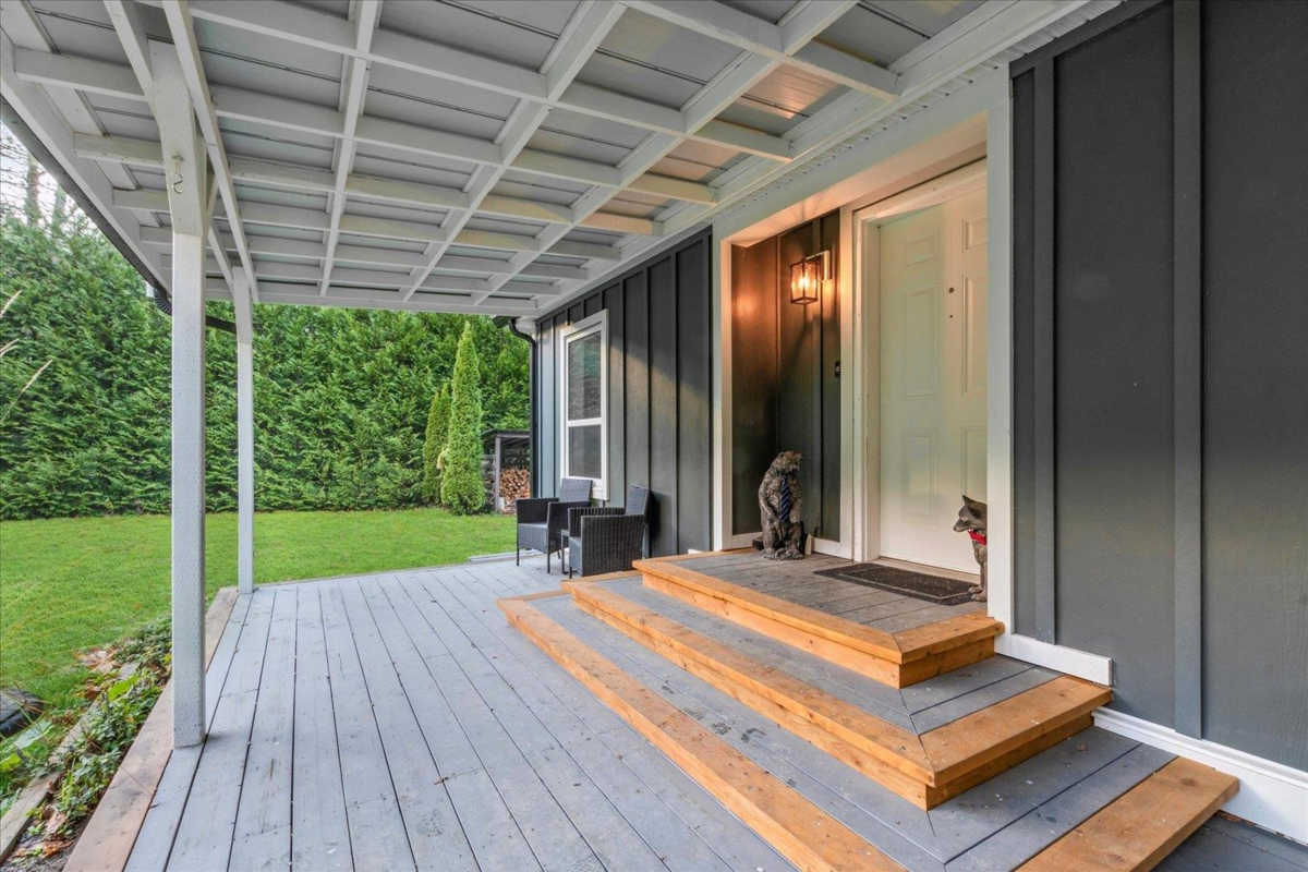 Kitchen Photo of 6800 Hinkley Road, Chilliwack, BC