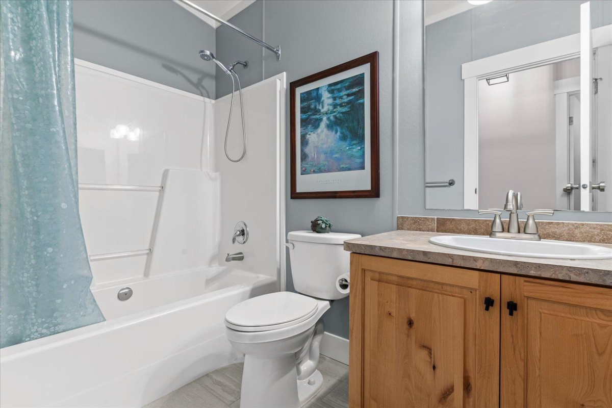 Mudroom Photo of 6800 Hinkley Road, Chilliwack, BC