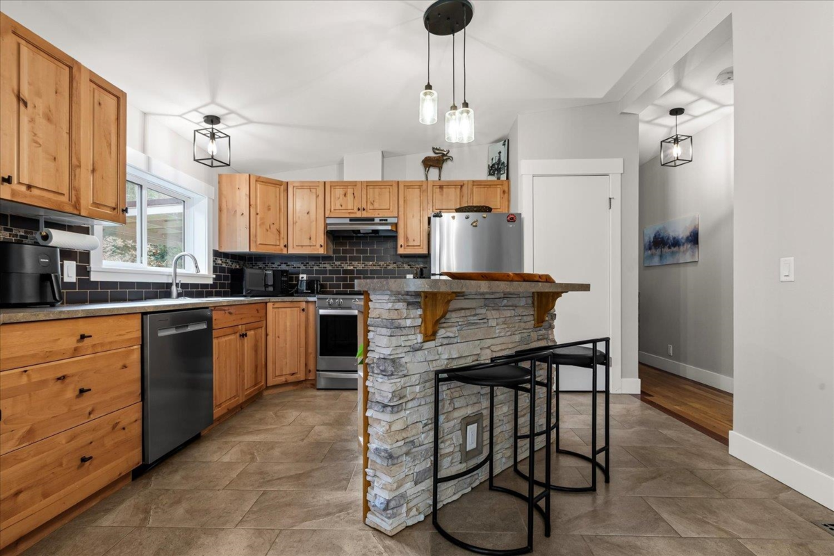 Powder Room Photo of 6800 Hinkley Road, Chilliwack, BC