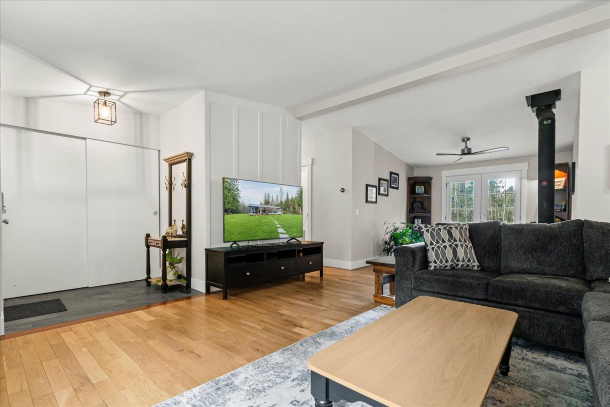 Primary Bedroom Photo of 6800 Hinkley Road, Chilliwack, BC