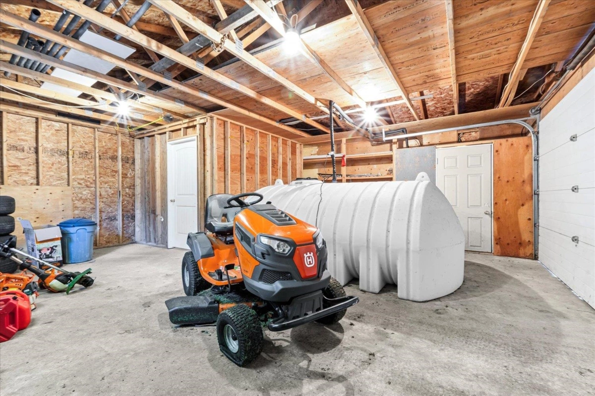 Swimming Pool Photo of 6800 Hinkley Road, Chilliwack, BC