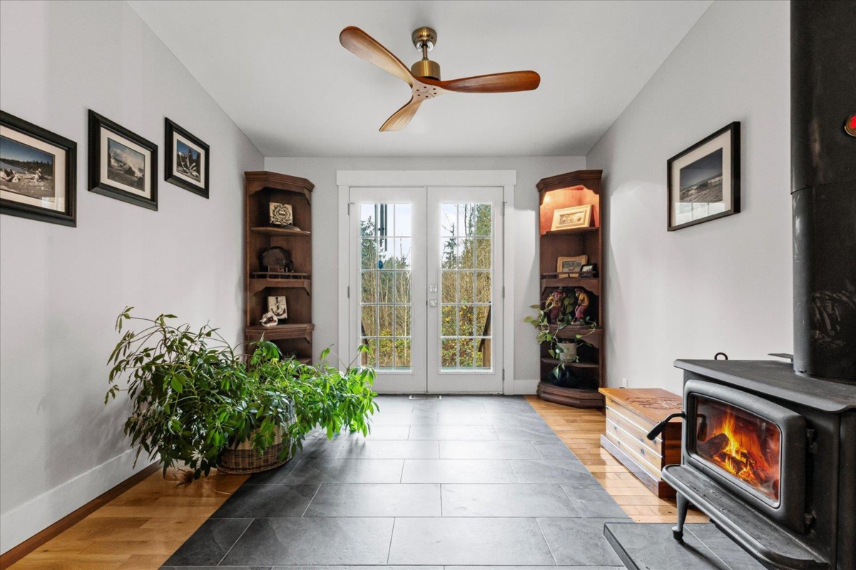 Walk-In Closet Photo of 6800 Hinkley Road, Chilliwack, BC