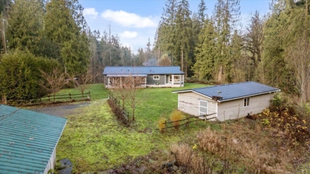 Outdoor Kitchen Photo of 6800 Hinkley Road, Chilliwack, BC