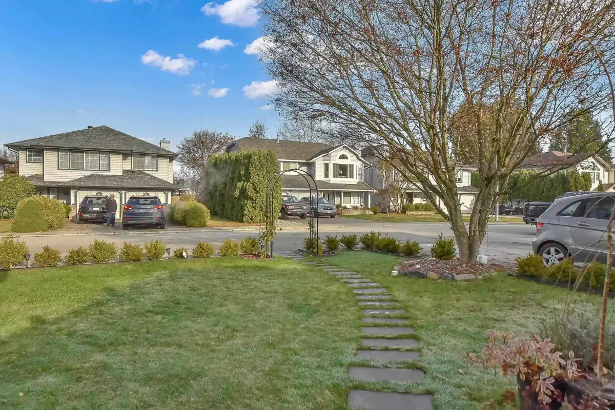 Garden / Landscaping Photo of 19358 Cusick Crescent, Pitt Meadows, BC