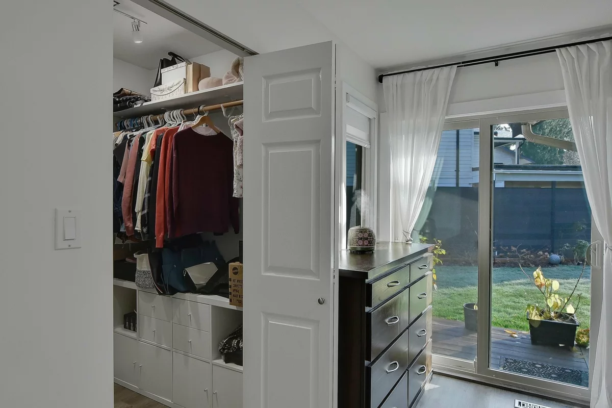 Guest Bathroom Photo of 19358 Cusick Crescent, Pitt Meadows, BC