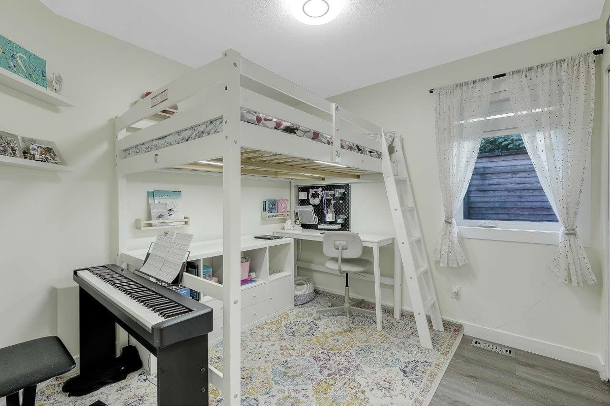 Powder Room Photo of 19358 Cusick Crescent, Pitt Meadows, BC