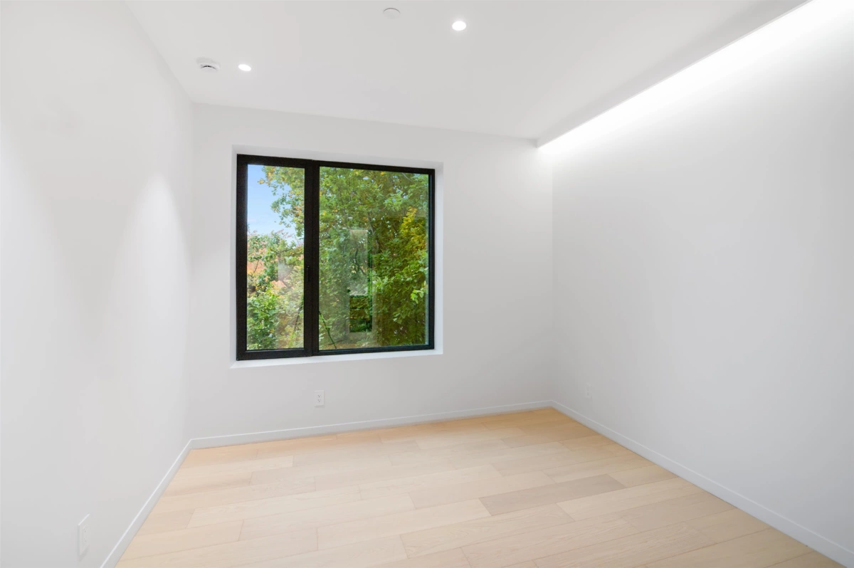 Breakfast Nook Photo of 2 1595 W 66th Avenue, Vancouver, BC
