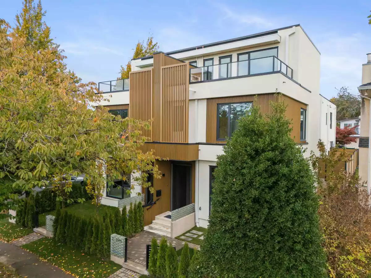 Exterior Front Photo of 2 1595 W 66th Avenue, Vancouver, BC