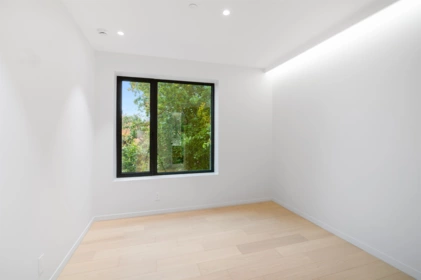 Breakfast Nook Photo of 2 1595 W 66th Avenue, Vancouver, BC