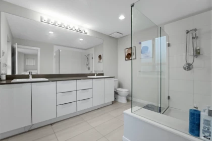 Hallway Photo of 195 30930 Westridge Place, Abbotsford, BC