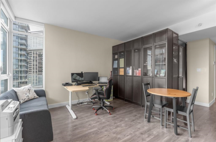 Primary Bedroom Photo of 809 2008 Rosser Avenue, Burnaby, BC