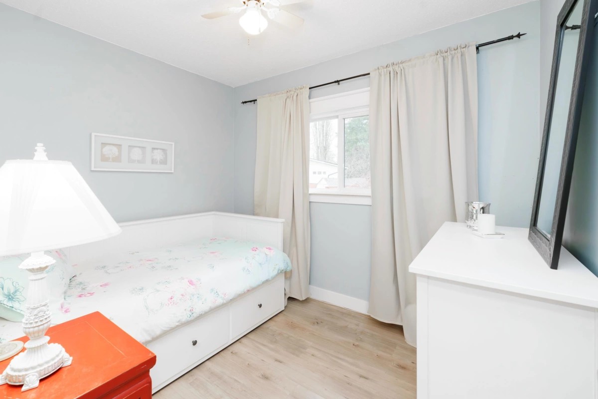 Walk-In Closet Photo of 11943 232 Street, Maple Ridge, BC