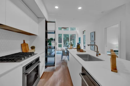 Kitchen Island Photo of 612 1506 Scott Crescent, Squamish, BC