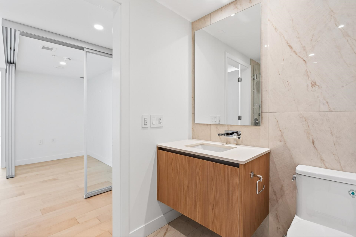 Backyard Photo of 703 135 E 13th Street, North Vancouver, BC