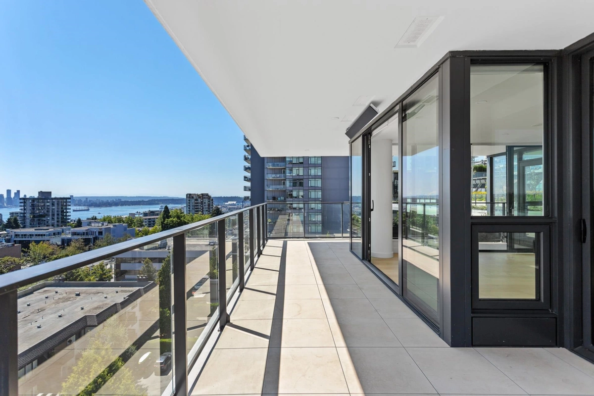 Breakfast Nook Photo of 703 135 E 13th Street, North Vancouver, BC