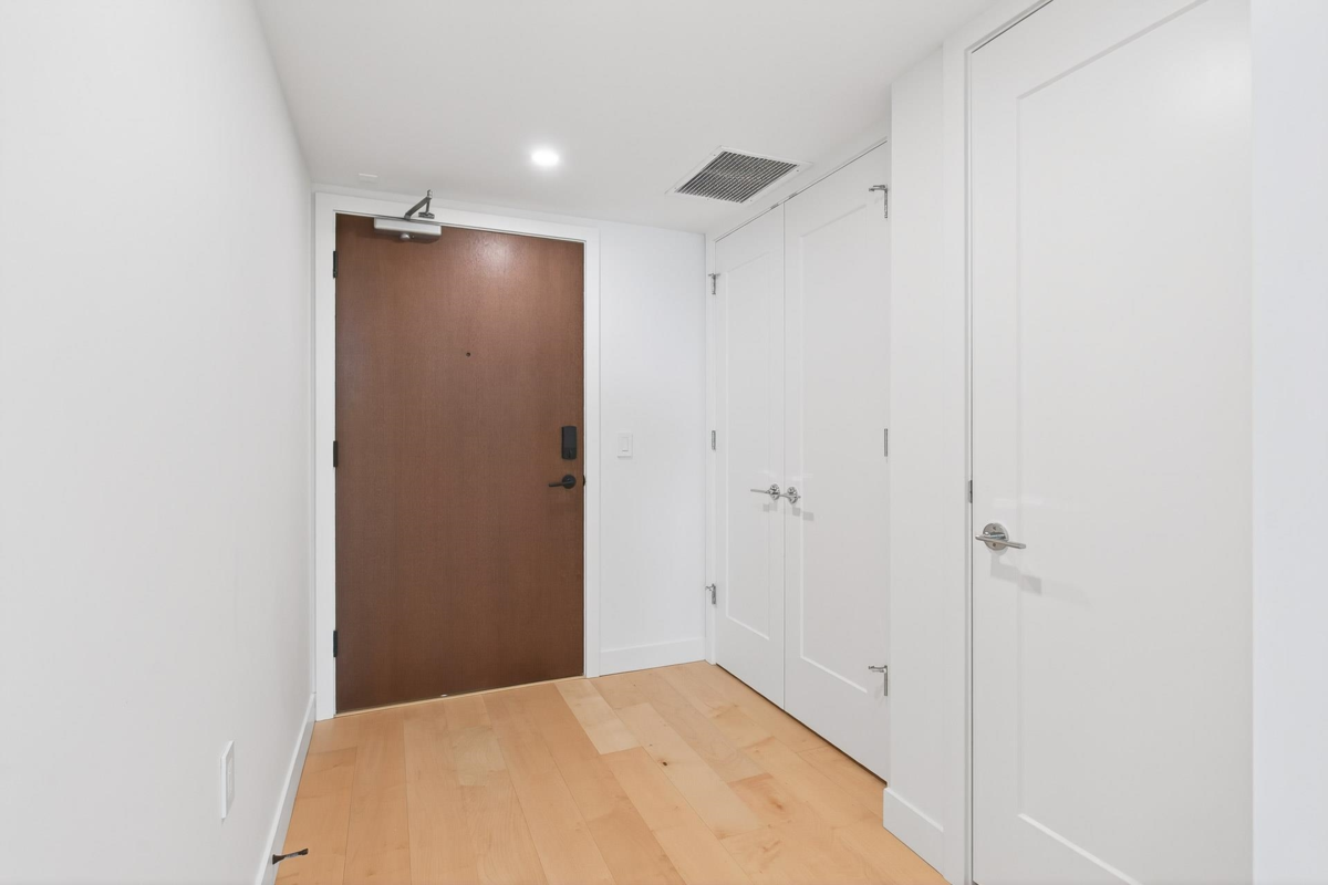 Hot Tub / Spa Photo of 703 135 E 13th Street, North Vancouver, BC