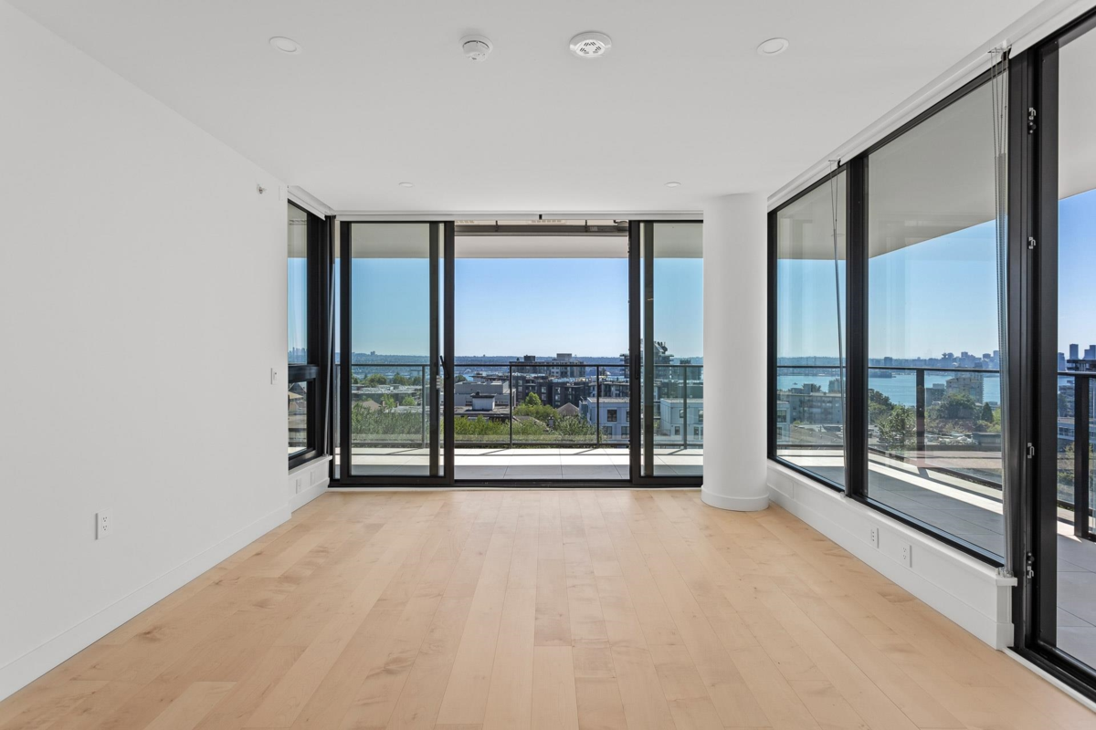Kitchen Photo of 703 135 E 13th Street, North Vancouver, BC