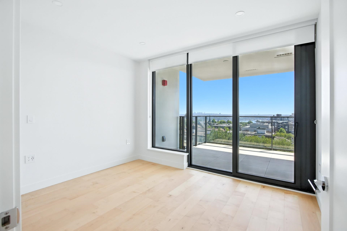 Laundry Room Photo of 703 135 E 13th Street, North Vancouver, BC