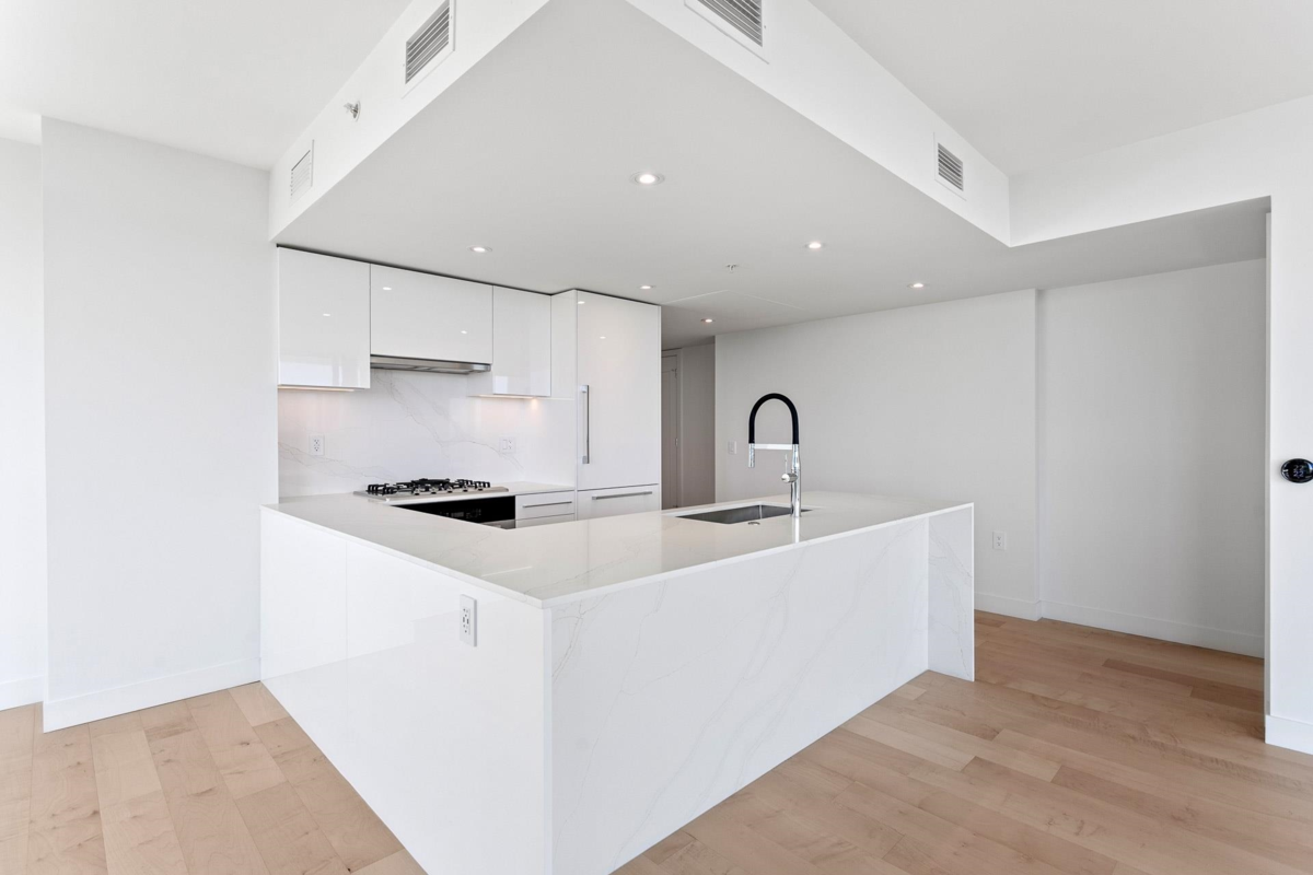 Powder Room Photo of 703 135 E 13th Street, North Vancouver, BC