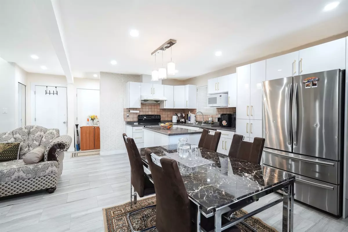 Breakfast Nook Photo of 7368 Parkwood Drive, Surrey, BC