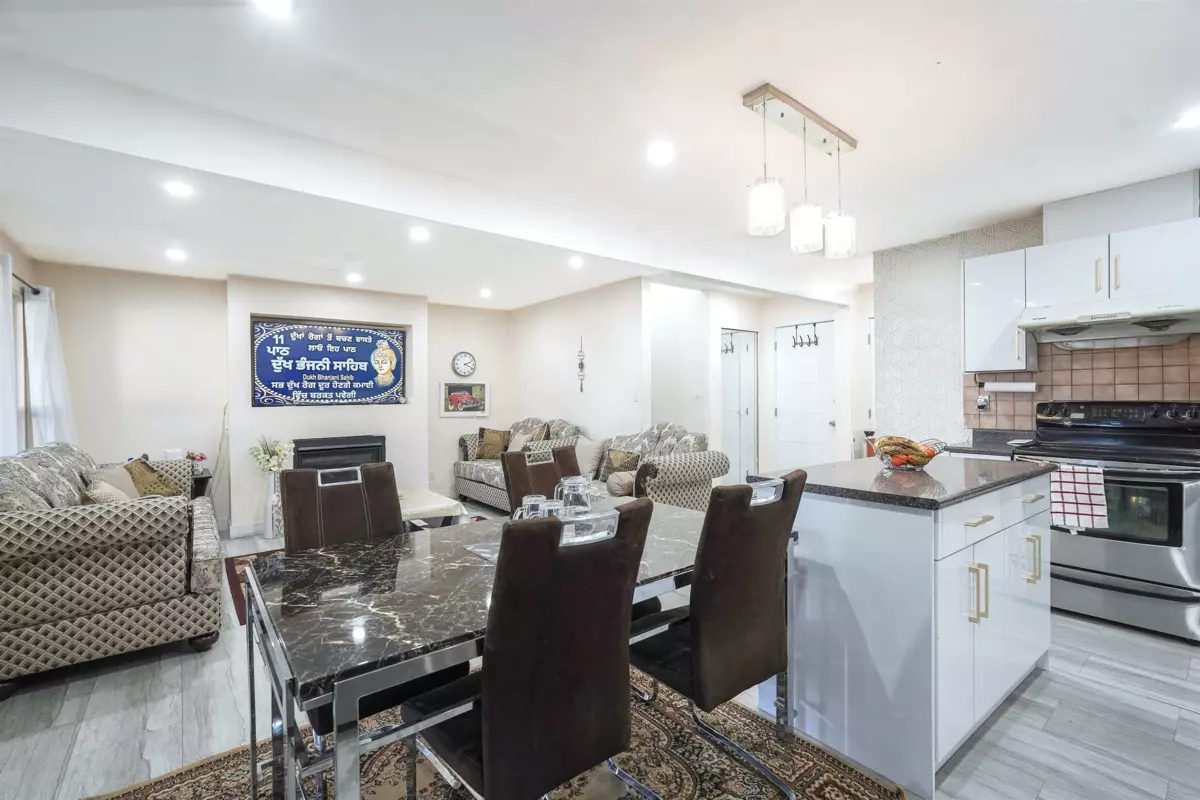 Primary Bedroom Photo of 7368 Parkwood Drive, Surrey, BC