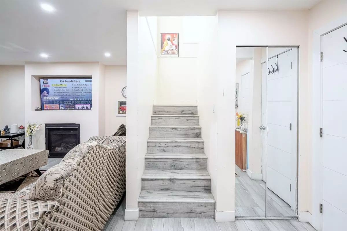 Walk-In Closet Photo of 7368 Parkwood Drive, Surrey, BC