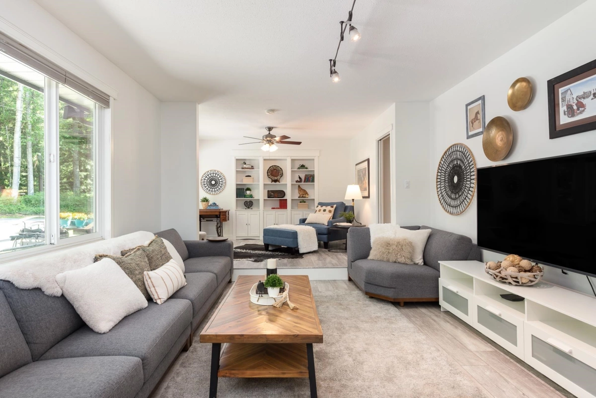 Kitchen Island Photo of 27454 110 Avenue, Maple Ridge, BC