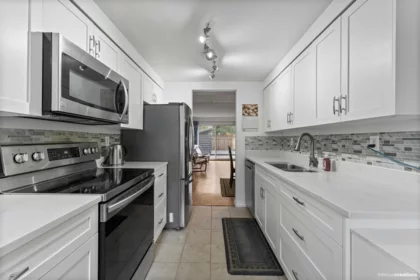 Breakfast Nook Photo of 207 13931 74 Avenue, Surrey, BC