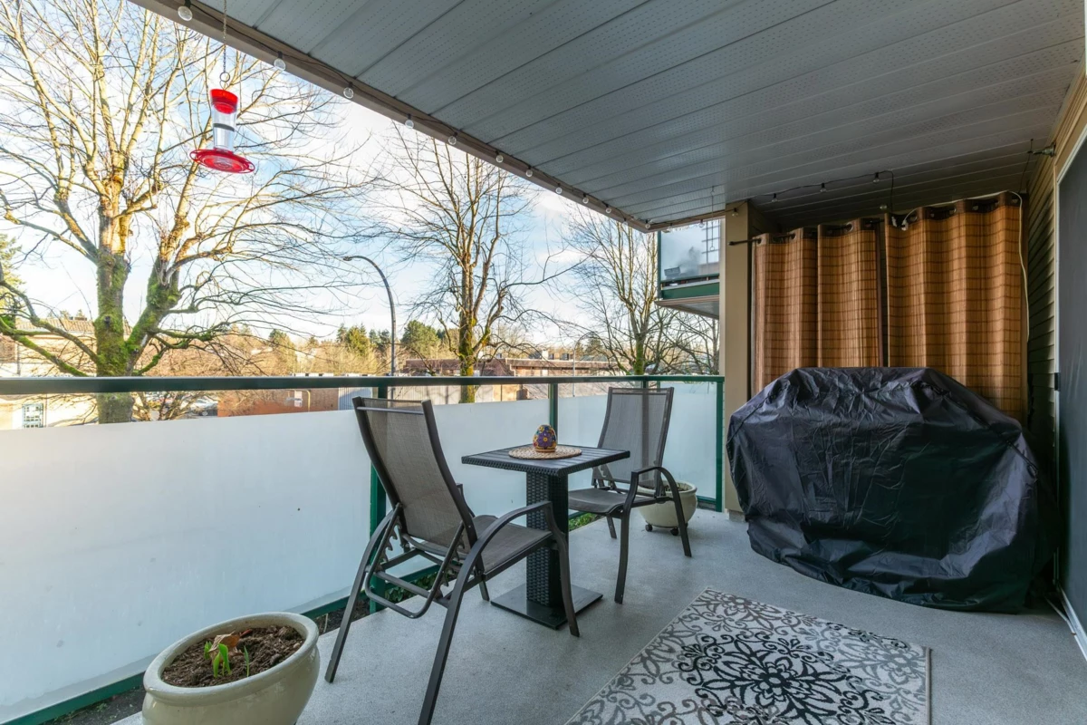 Entry Foyer Photo of 211 19142 122 Avenue, Pitt Meadows, BC