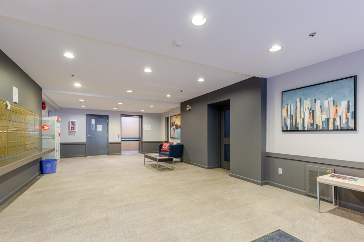 Family Room Photo of 211 19142 122 Avenue, Pitt Meadows, BC