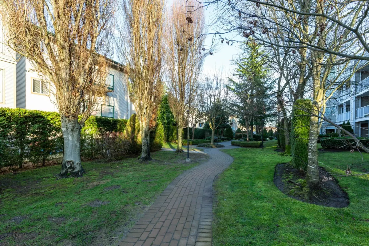 Garden / Landscaping Photo of 211 19142 122 Avenue, Pitt Meadows, BC