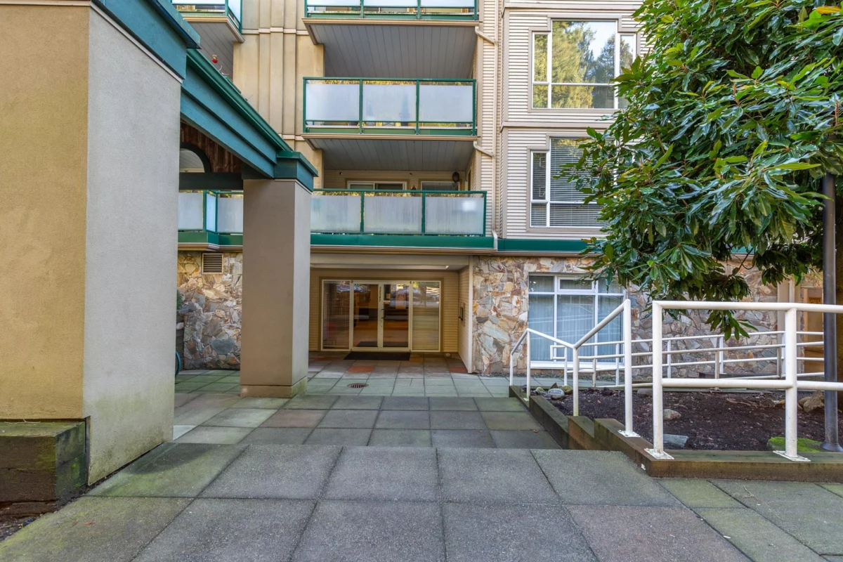 Living Room Photo of 211 19142 122 Avenue, Pitt Meadows, BC
