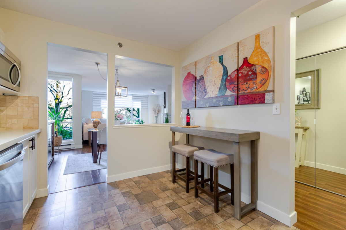 Primary Bathroom Photo of 211 19142 122 Avenue, Pitt Meadows, BC