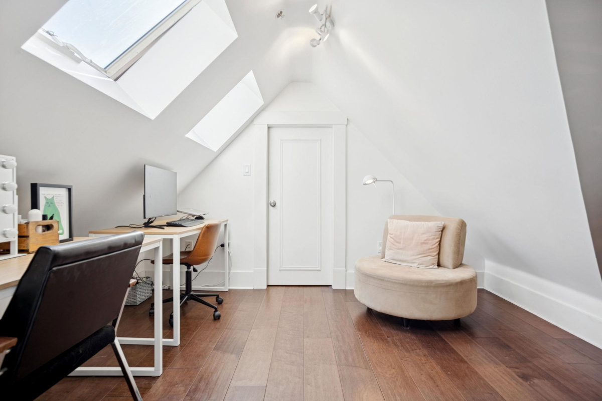 Guest Bathroom Photo of 509 Union Street, Vancouver, BC