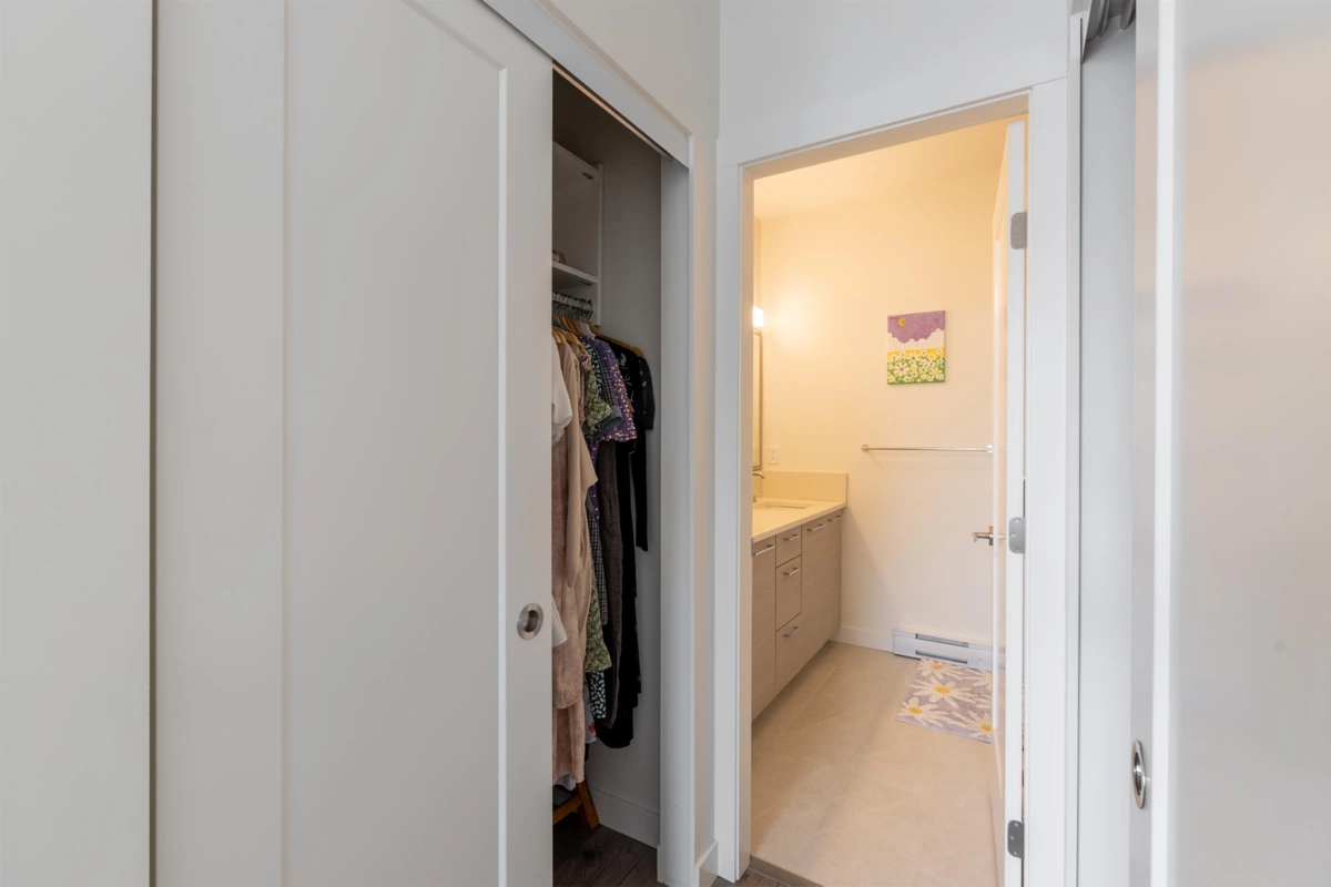 Hallway Photo of 140 3565 Baycrest Avenue, Coquitlam, BC