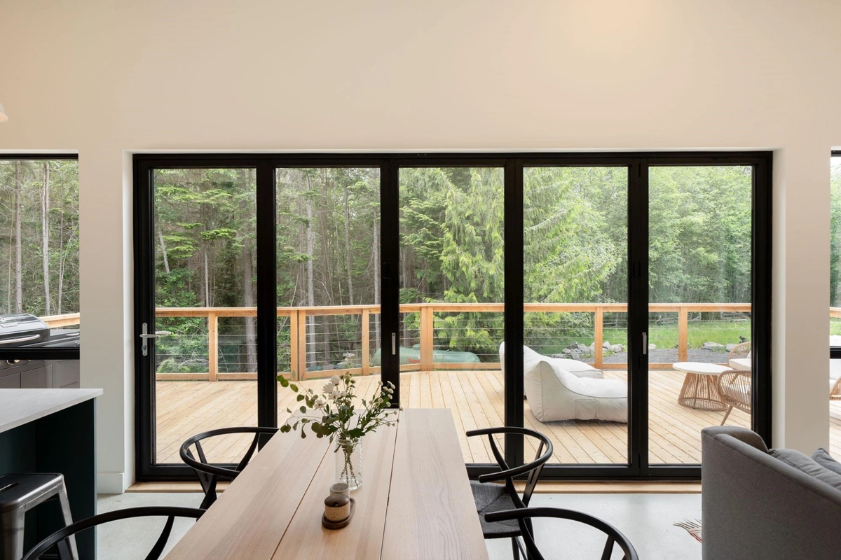 Breakfast Nook Photo of 1290 Cowan Point Drive, Bowen Island, BC