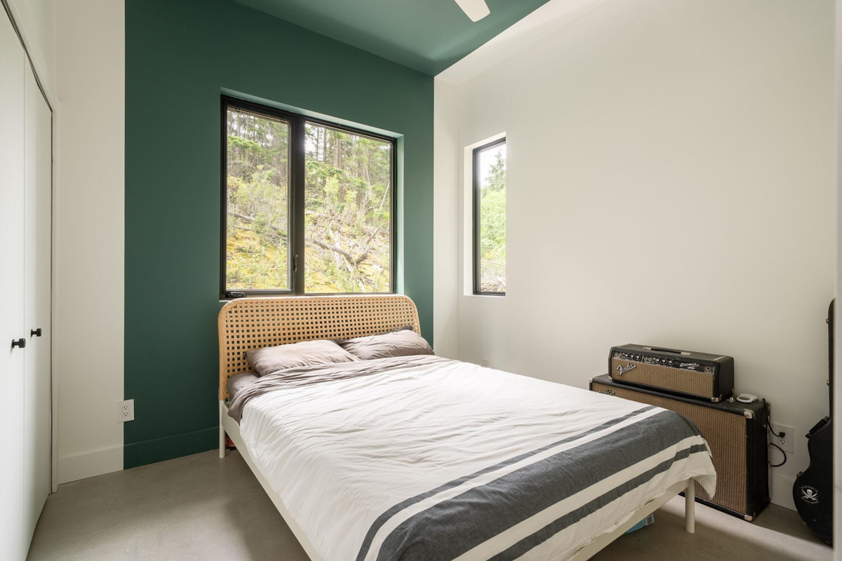 Front Yard Photo of 1290 Cowan Point Drive, Bowen Island, BC