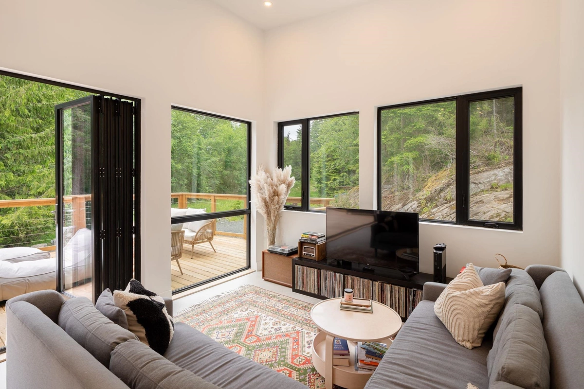 Guest Bathroom Photo of 1290 Cowan Point Drive, Bowen Island, BC