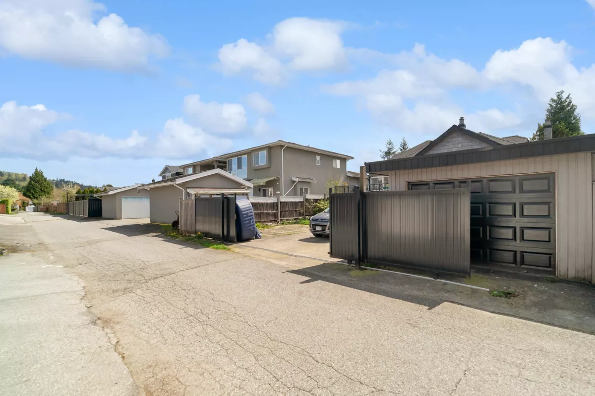 Family Room Photo of 6895 Curtis Street, Burnaby, BC