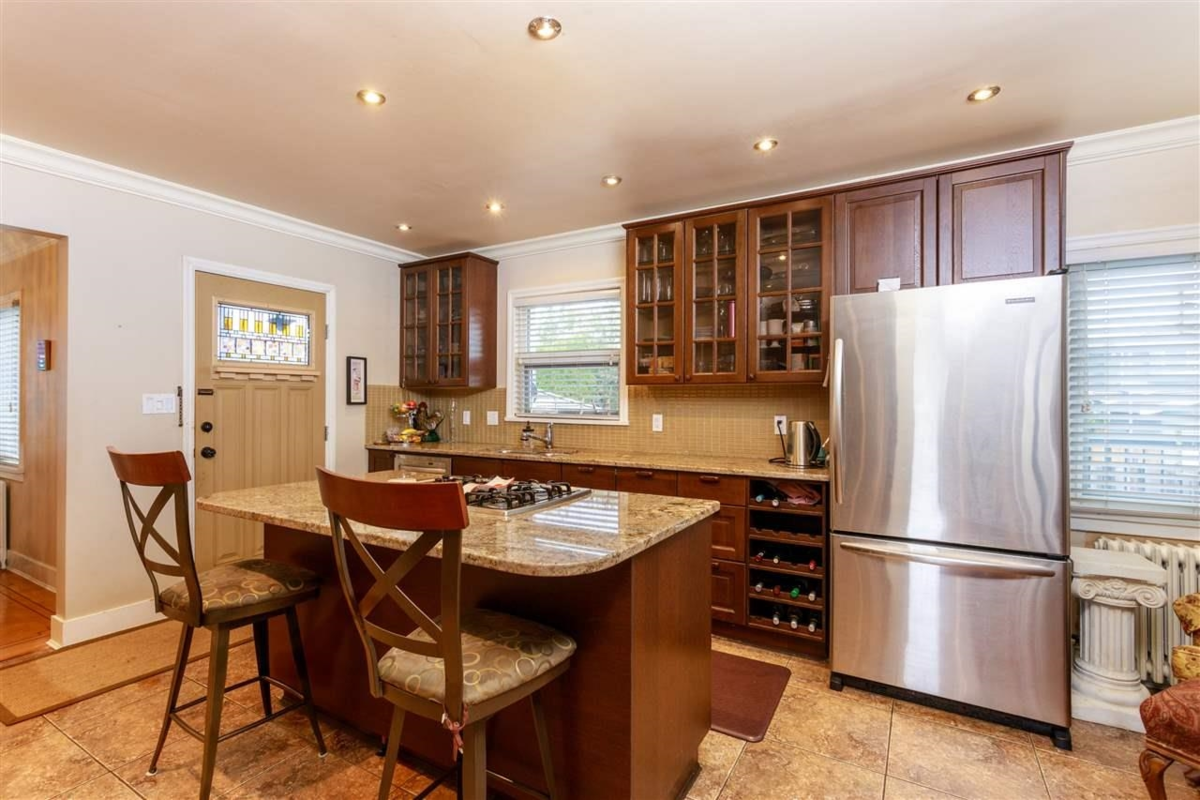 Kitchen Island Photo of 6895 Curtis Street, Burnaby, BC