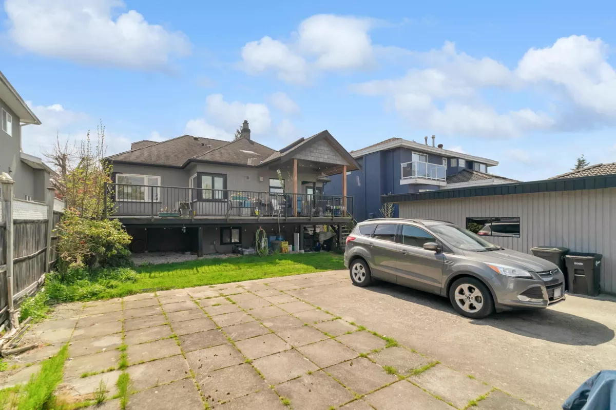 Living Room Photo of 6895 Curtis Street, Burnaby, BC