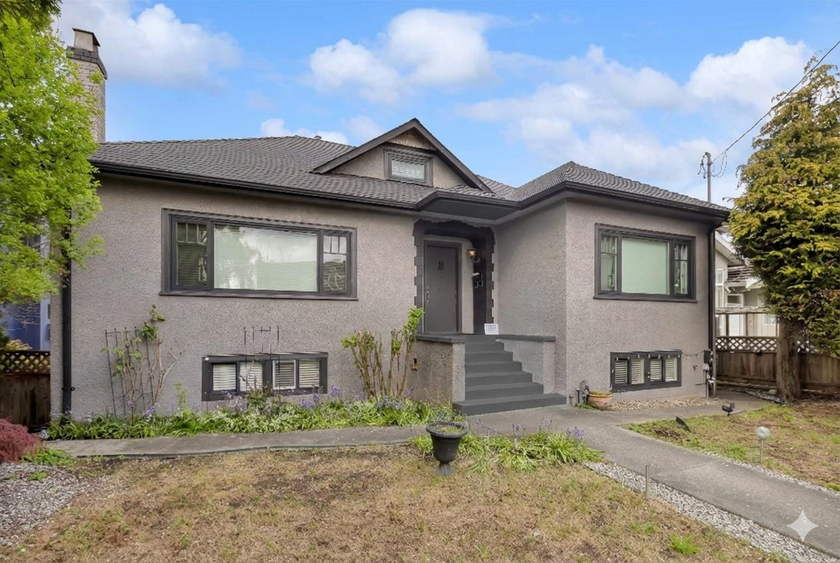 Staircase Photo of 6895 Curtis Street, Burnaby, BC