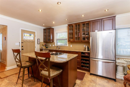 Kitchen Island Photo of 6895 Curtis Street, Burnaby, BC
