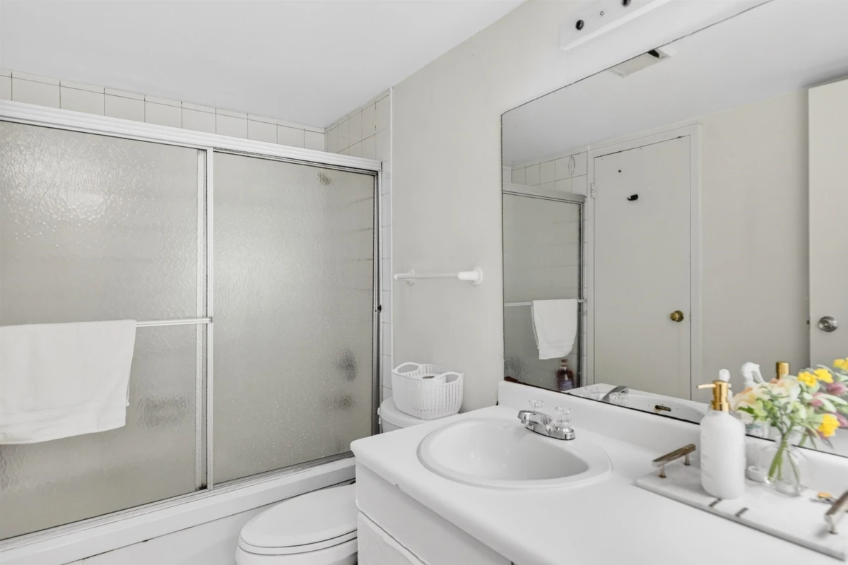 Mudroom Photo of 101 9644 134 Street, Surrey, BC