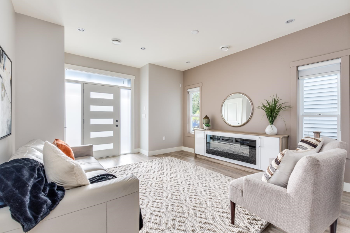 Dining Area Photo of 3427 Victoria Drive, Coquitlam, BC