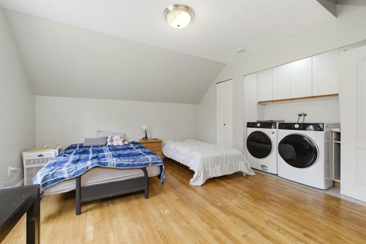 Entry Foyer Photo of 4570 Maysfield Crescent, Langley, BC