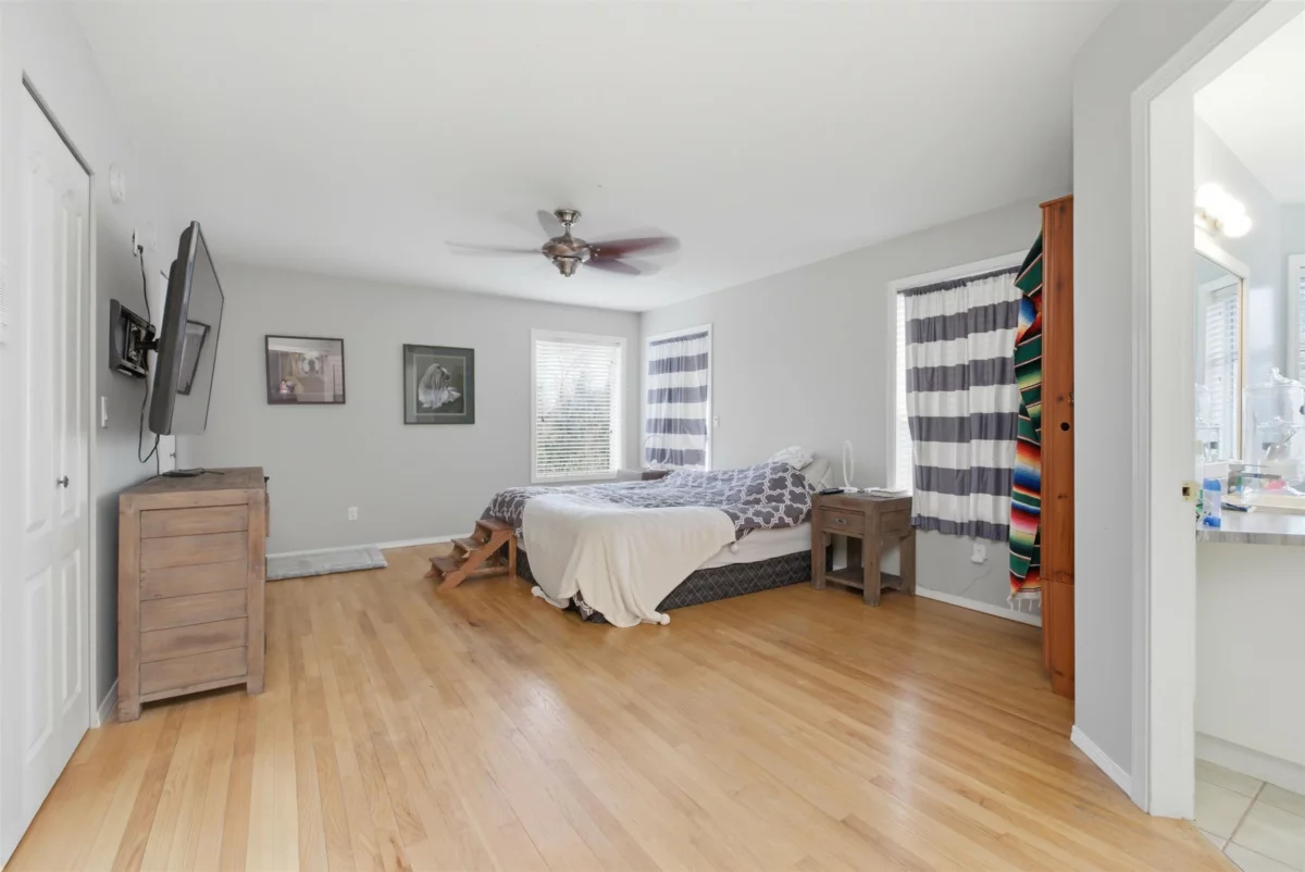 Guest Bathroom Photo of 4570 Maysfield Crescent, Langley, BC