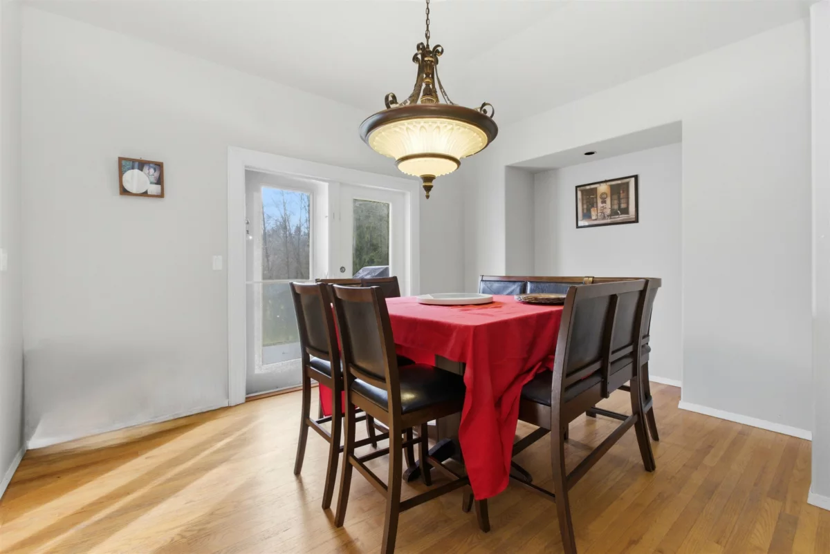 Primary Bedroom Photo of 4570 Maysfield Crescent, Langley, BC