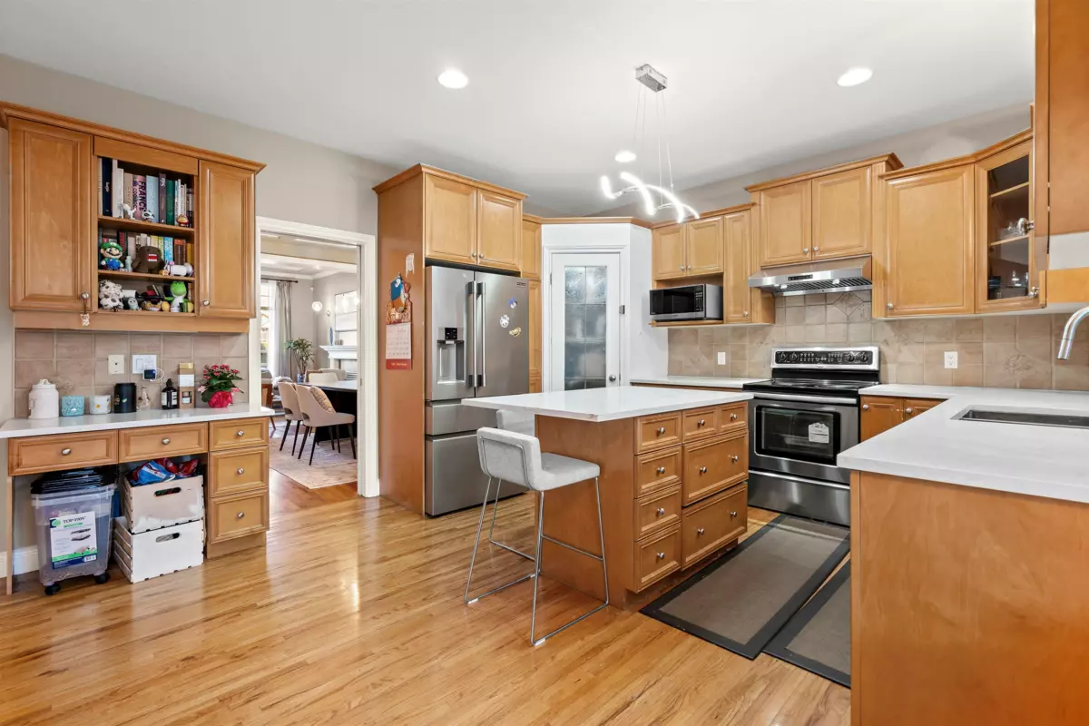 Breakfast Nook Photo of 7321 146 Street, Surrey, BC